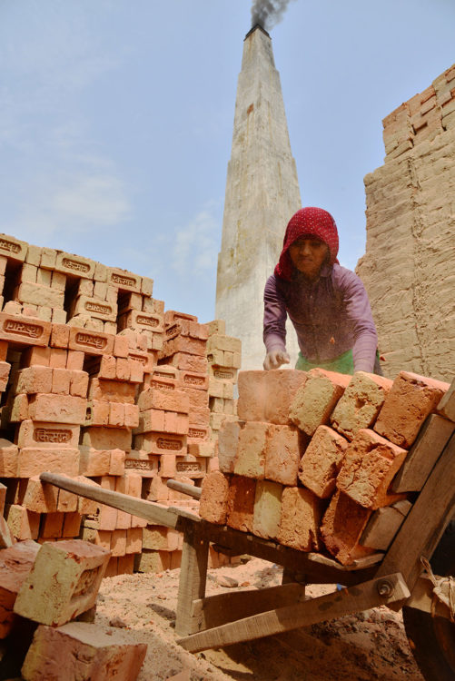 Inde, l’enfer des briques