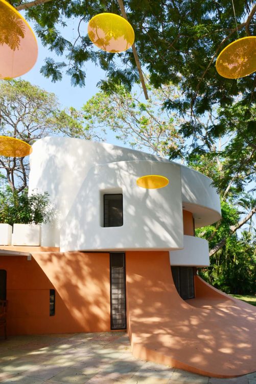 Auroville, les maisons-sculpture de Roger Anger